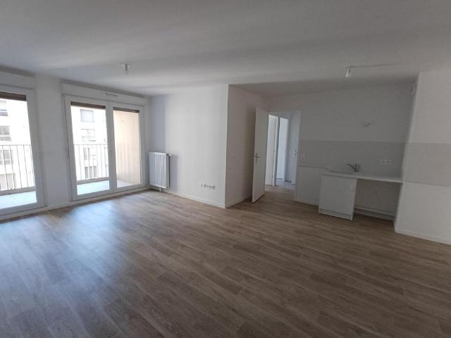 location Appartement T4 DE 76.6m² À BOBIGNY