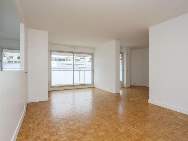 location Appartement T4 DE 83m² À PARIS