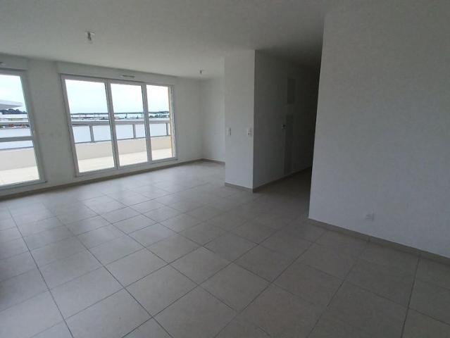 location Appartement T4 DE 81.1m² À NIMES