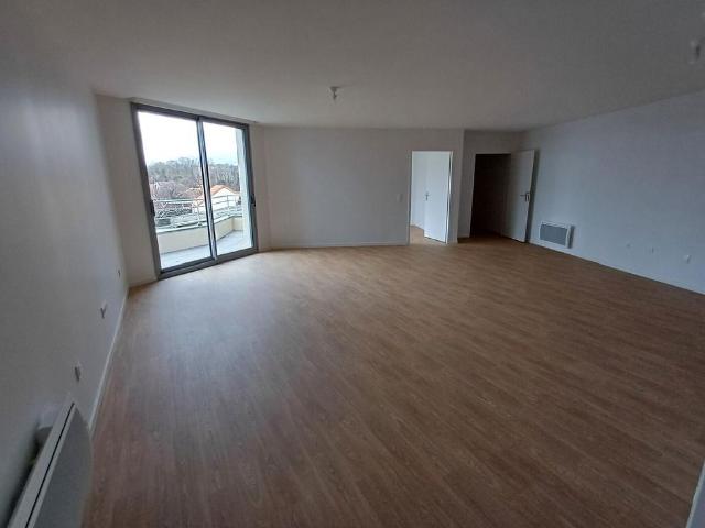 location Appartement T4 DE 102.47m² À LANNEMEZAN