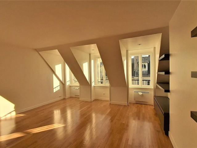 location Appartement T4 DE 121.8m² À PARIS