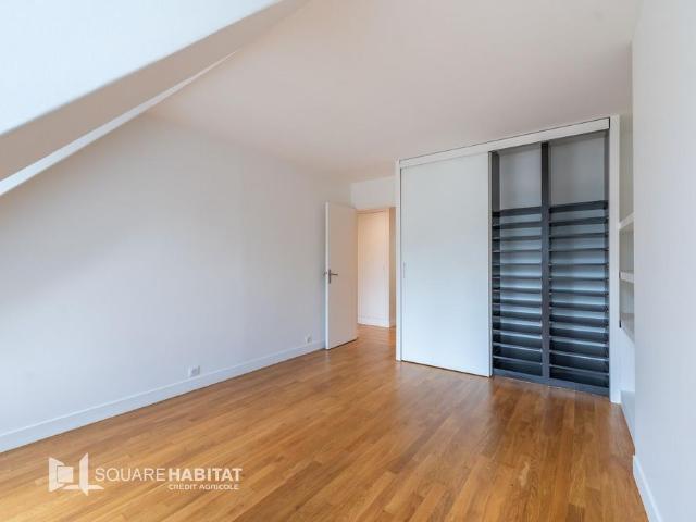 location Appartement T4 DE 121.8m² À PARIS
