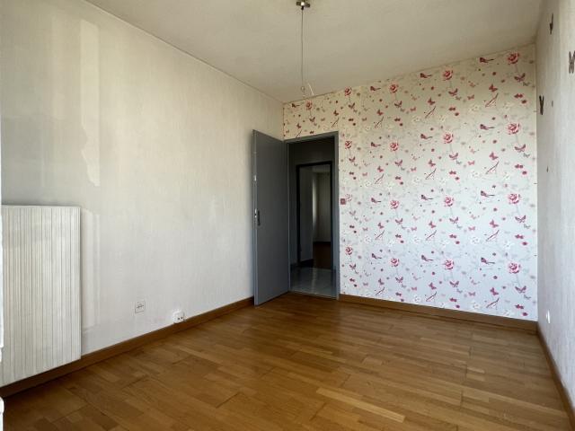 Location appartement T5 – Vaulx en Velin 69120