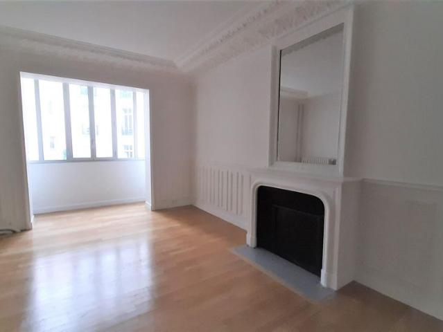 location Appartement T6 DE 198.8m² À PARIS