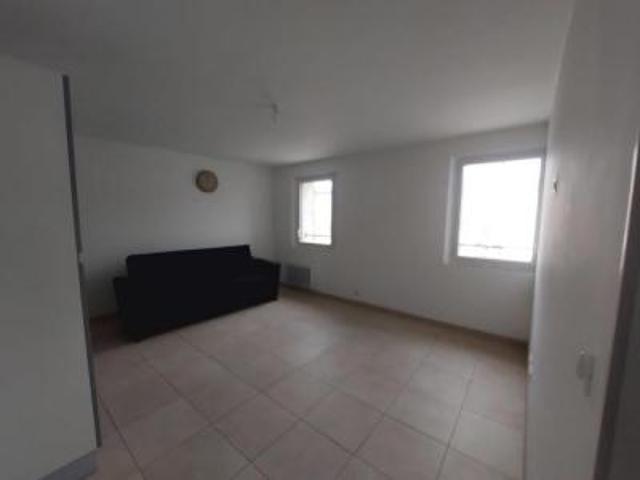 location appartement tavernes 2 pièces 36 m2 var 83670 440 € / mois