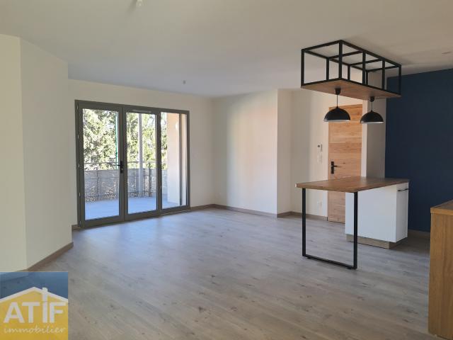 LOCATION APPARTEMENT TERASSE T4 5 minutes autoroute A89