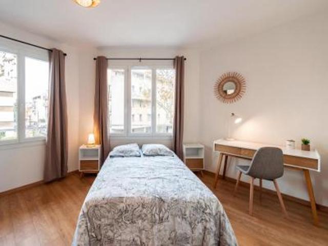 location appartement toulon 1 pièce 24 m2 var 83100 540 € / mois