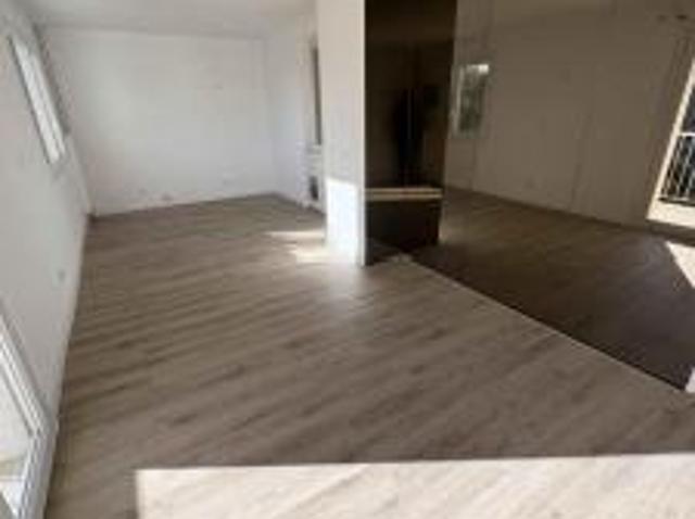 location appartement toulon 4 pièces 76 m2 var 83100 1067 € / mois