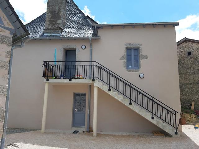 Location Appartement Tour de l'Église, Omps