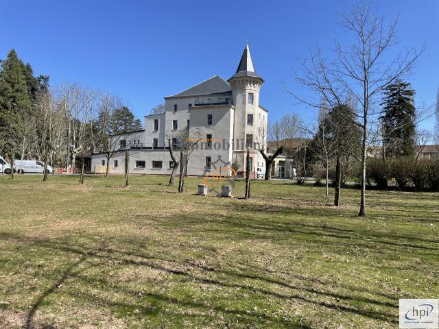 Location appartement trois pièces Saint Affrique, Château de Vaxergues