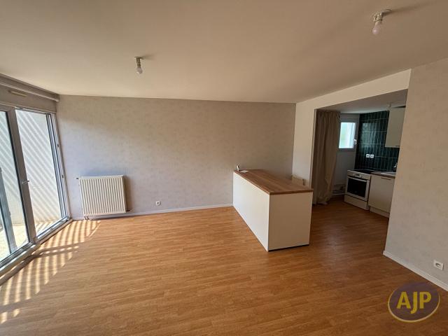 Location appartement Trelaze: 800 € AJP Immobilier Angers
