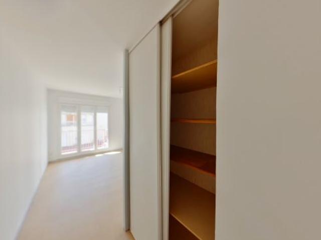 Location / Appartement Type 1 Bis à ST AMAND MONTROND