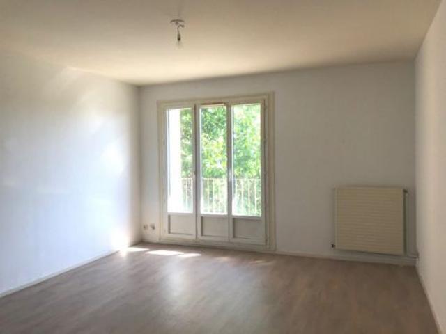 Location / Appartement Type 3 à MARSEILLE LES AUBIGNY
