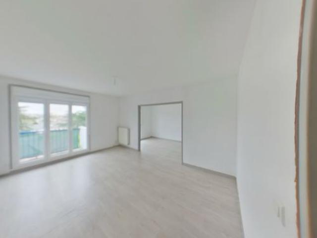 Location / Appartement Type 3 Bis à ST AMAND MONTROND