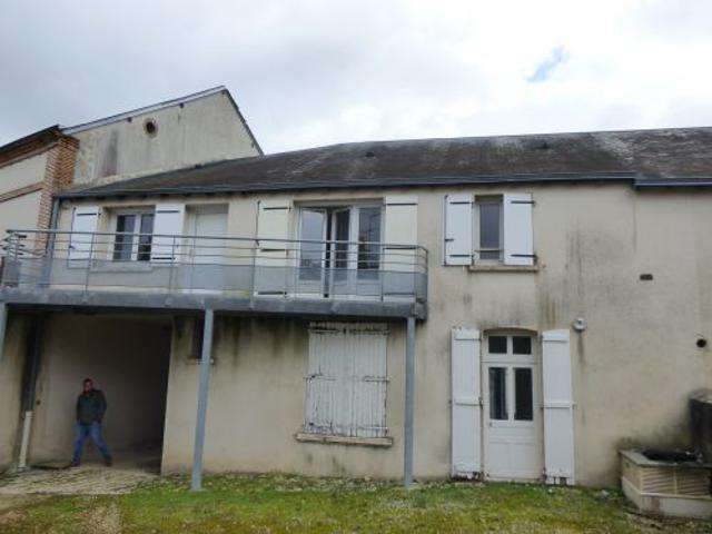 Location / Appartement Type 4 à ARGENT SUR SAULDRE