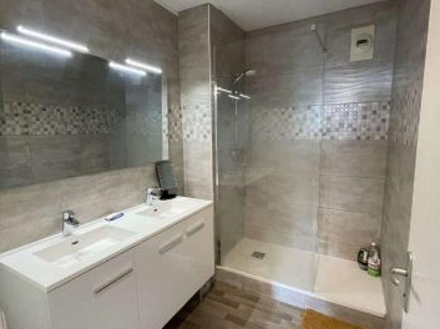 Location / Appartement Type 4 à ORLEANS