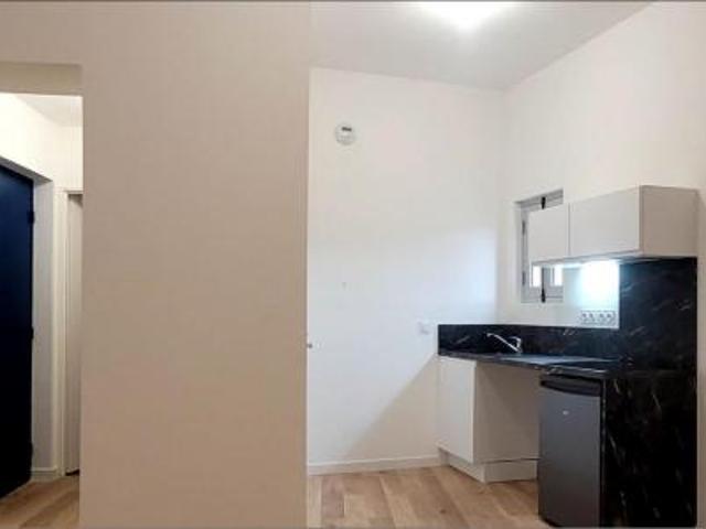 location appartement uzes 2 pièces 46 m2 gard 30700 417 € / mois