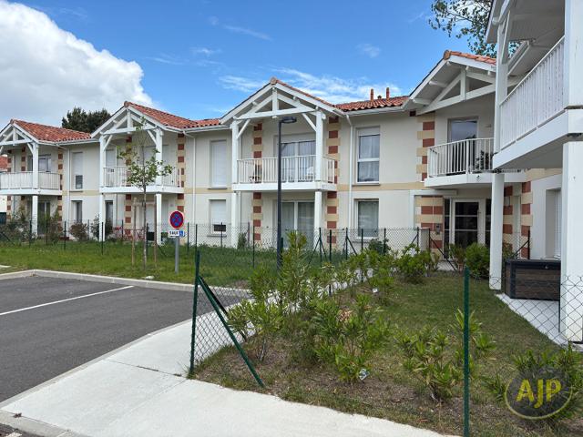 Location appartement Vendays Montalivet: 700 € AJP Le Verdon Immobilier