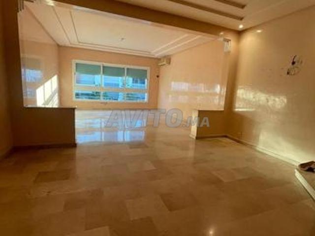 Location appartement vide 3 chambres à Maârif