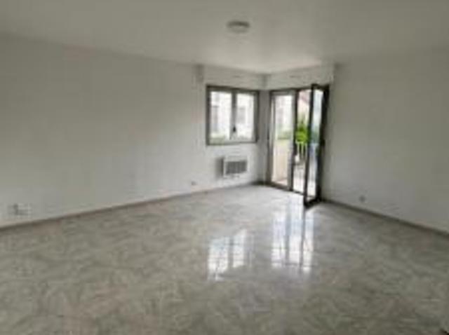 location appartement villepinte 1 pièce 35 m2 seine saint denis 93420 780 € / mois