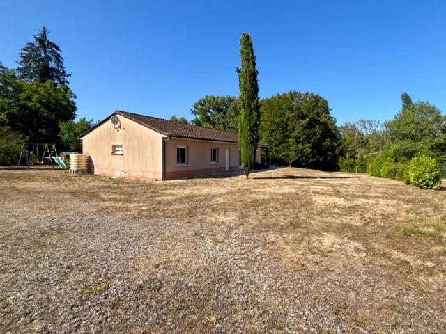 Location Appartement Voie cyclable et pietonne du bourg de Gravelle à la route des Clèdes, Annesse et Beaulieu