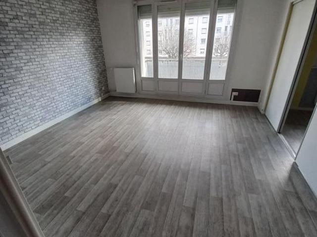 Location Appartement à MORESTEL