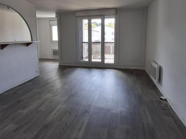 Location Appartement à NIVOLAS VERMELLE