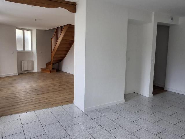 Location Appartement à AUBERIVES EN ROYANS