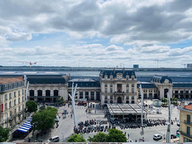 Location Appartement à BORDEAUX 33800