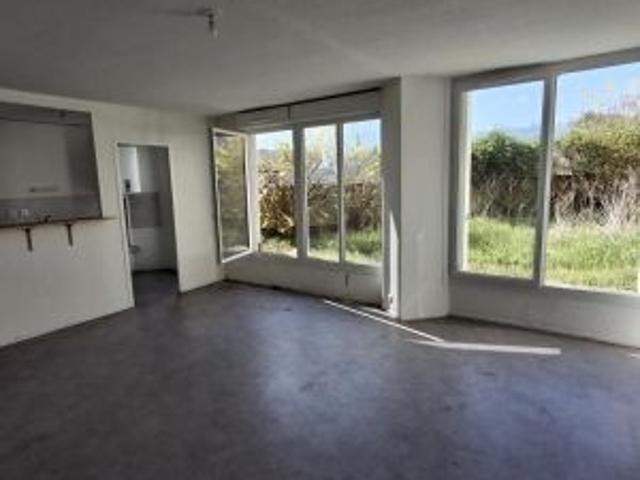 Location Appartement à CHARNECLES