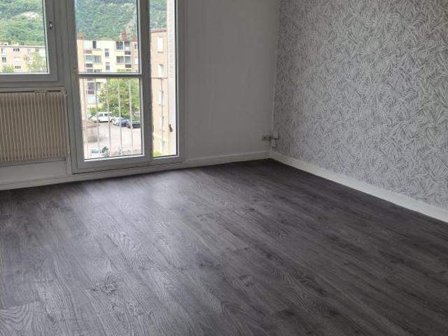 Location Appartement à FONTAINE
