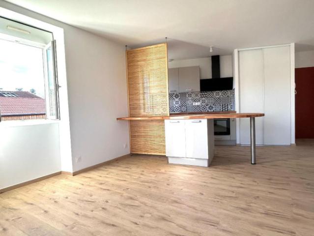 Location appartement à GELOS 64110