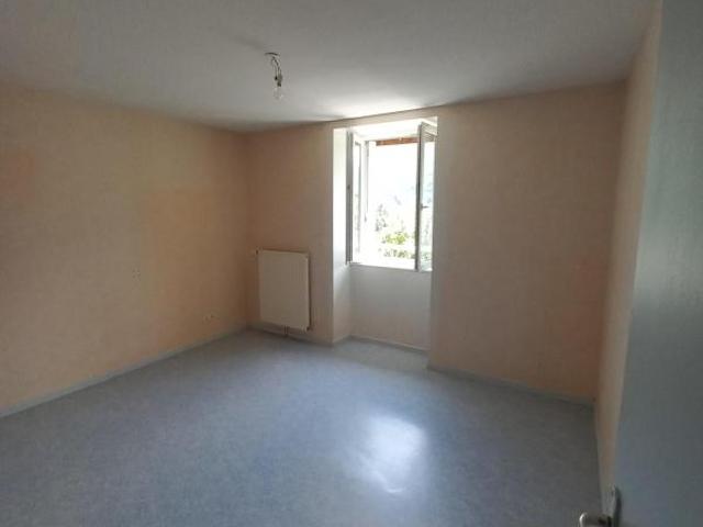 Location Appartement à LA SALETTE FALLAVAUX