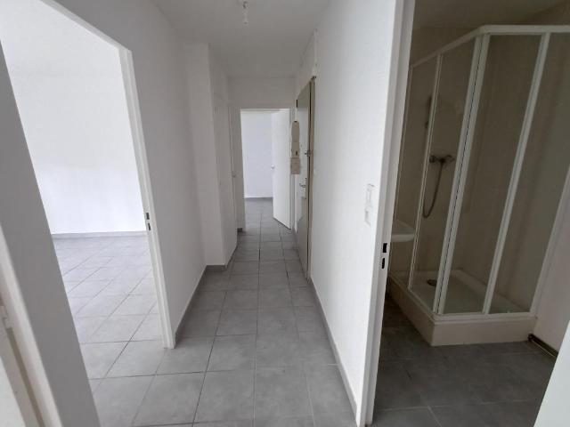 Location Appartement à LE PEAGE DE ROUSSILLON
