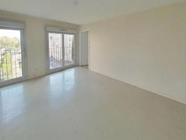 Location Appartement à LES ROCHES DE CONDRIEU