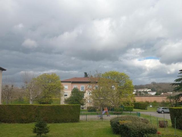 Location Appartement à ROUSSILLON