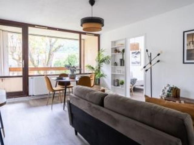 Location Appartement à ST MARTIN D HERES