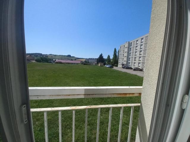 Location Appartement à ST JEAN DE BOURNAY