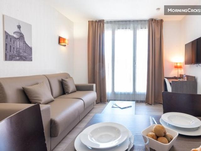 Location Appartement Allée Boissy d'Anglas, Nîmes