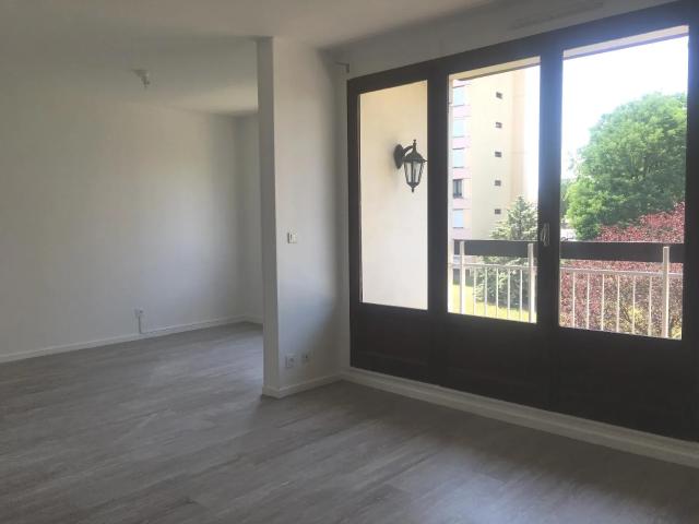 Location Appartement Allée du Champ Fleuri, Limas