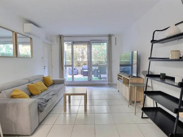 Location Appartement Allée Fraissinet, Marseille