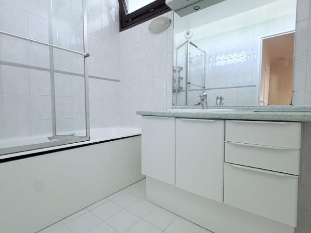 Location Appartement Allée Jacqueline Auriol, Saint Cyr l'École