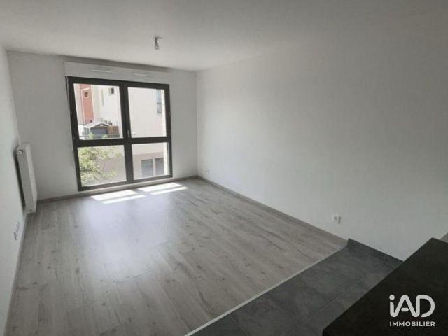 Location Appartement Allée Maurice Farman, Saint Cyr l'École