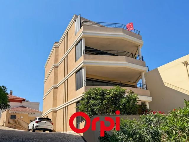 Location Appartement Allées Alfred Vivien, Bandol