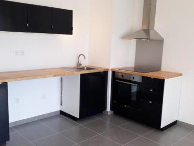 location appartement auriol 2 pièces 38 m2 bouches du rhone 13390 641 € / mois