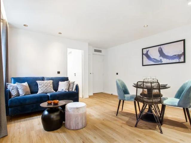 Location Appartement Avenue Claude Vellefaux, Paris