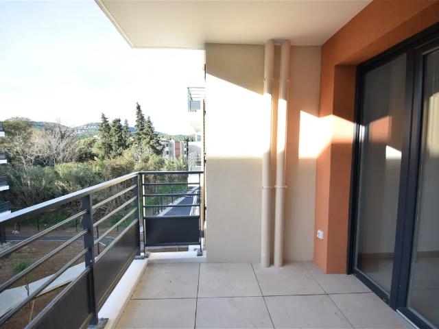 Location Appartement Avenue Ambroise Thomas, Hyères
