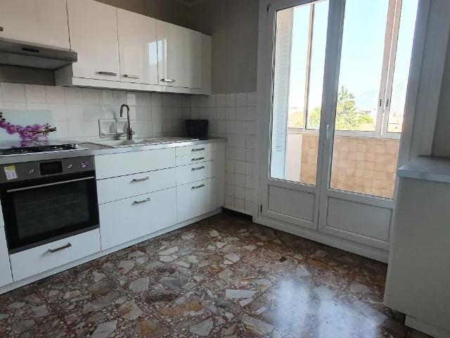 Location Appartement Avenue Aristide Briand, Fontaine