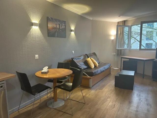 Location Appartement Avenue Gambetta, Courbevoie