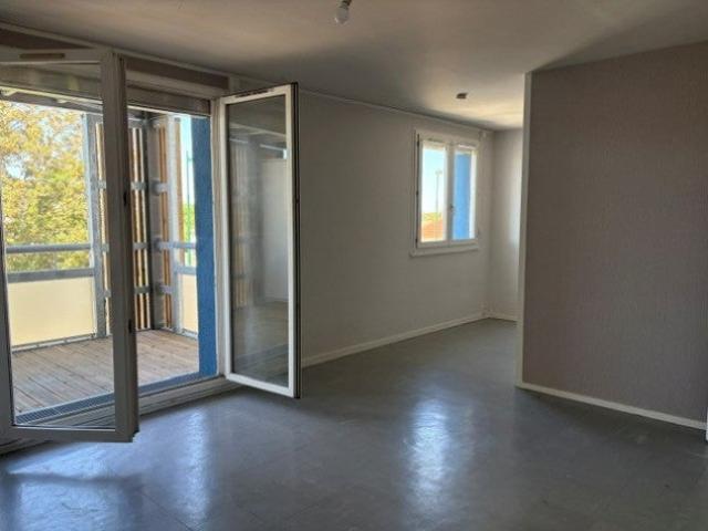 Location Appartement Avenue Gambetta, La Châtre